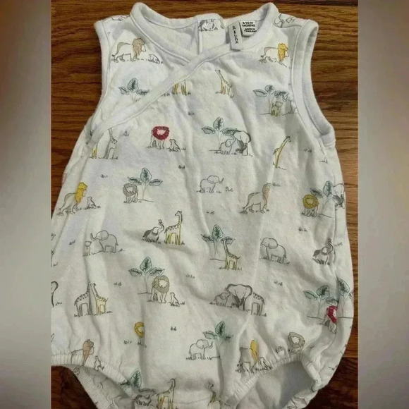 Janie and Jack Baby Safari Bodysuit size 6-12 months - Picture 5 of 7